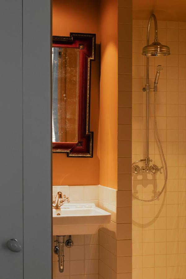 Pied A Terre Saint Honore Parijs Buitenkant foto